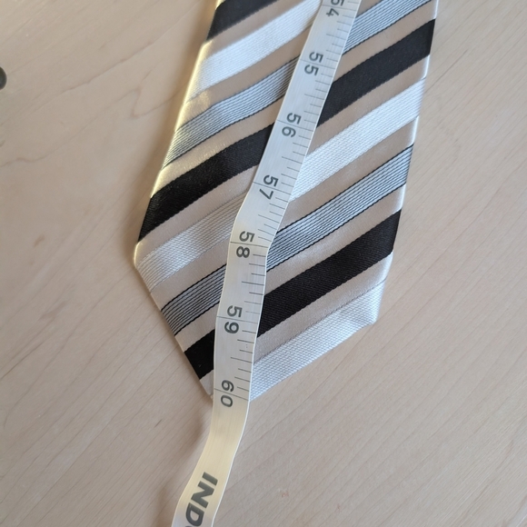🇮🇹Valentino Black and Gray Striped Tie - Picture 9 of 9